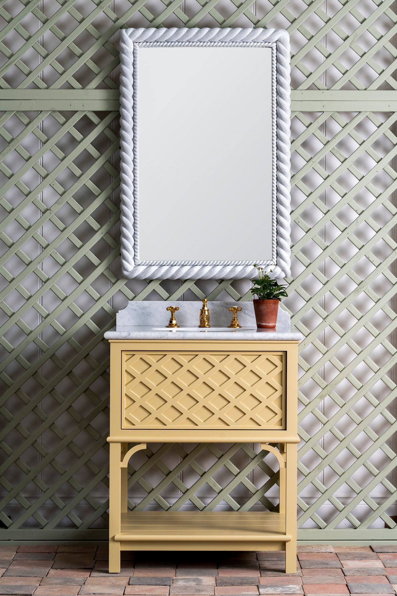 HÁM Folly Lattice Vanity