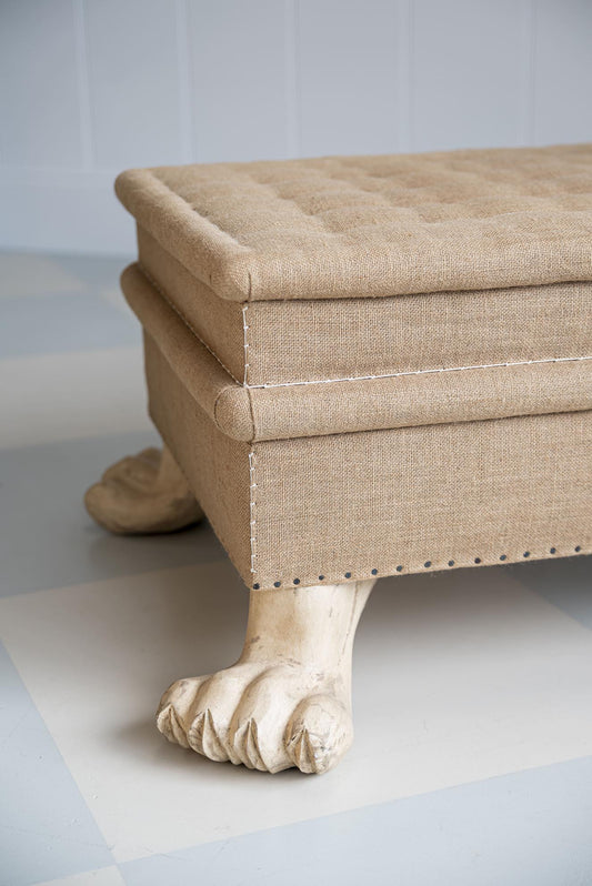 HÁM Lion Paw Ottoman