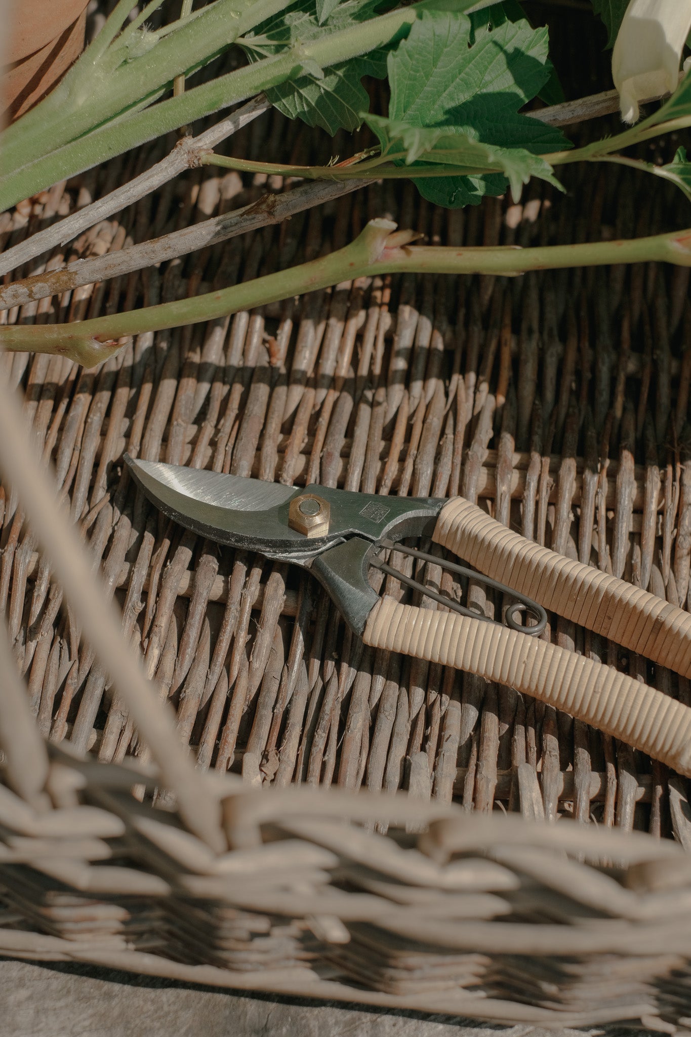Niwaki Rattan Secateurs