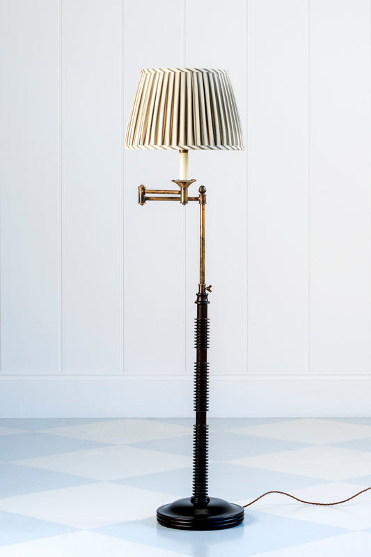 The Estate Lamp