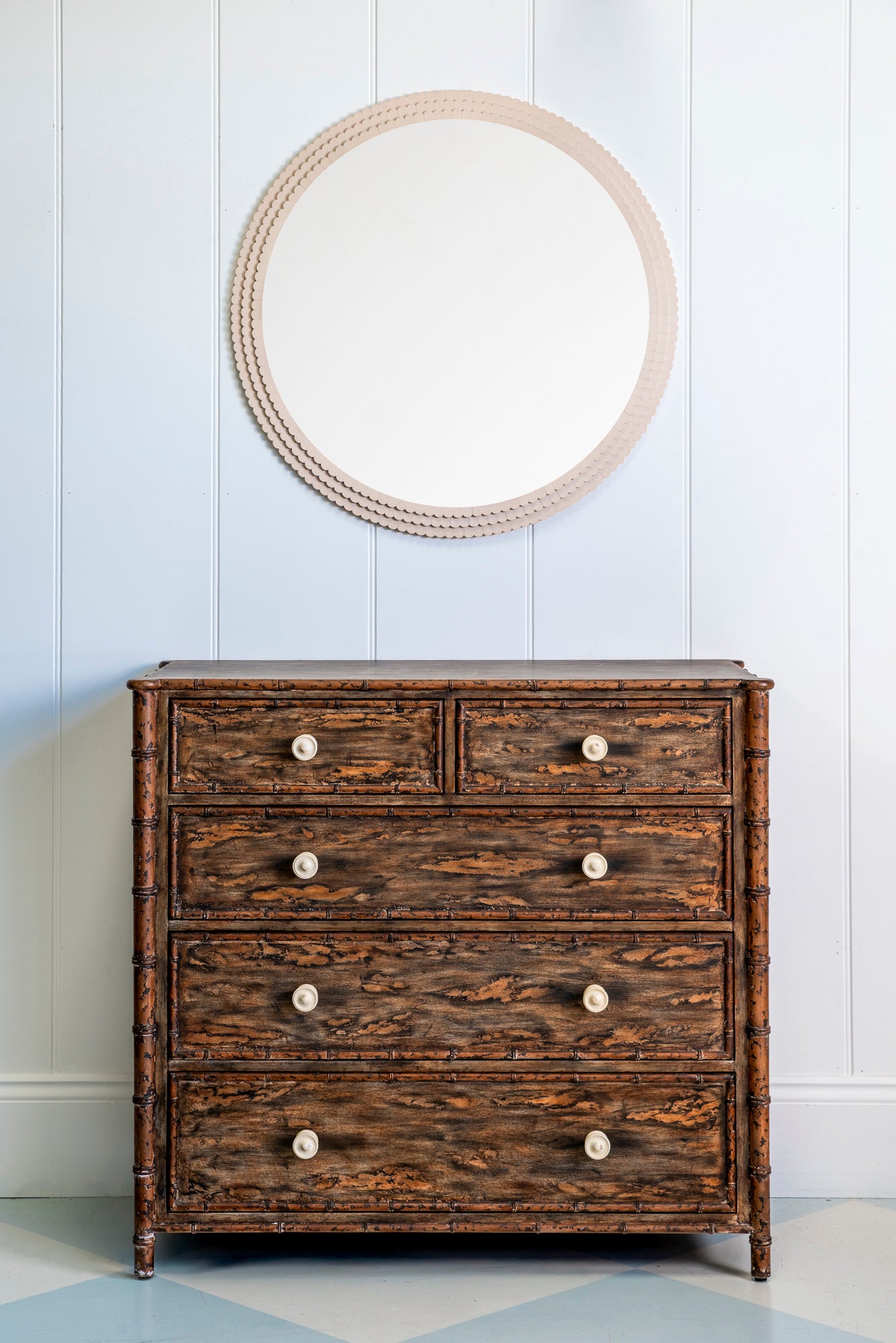 HÁM Scalloped Edge Mirror - Soft Pink