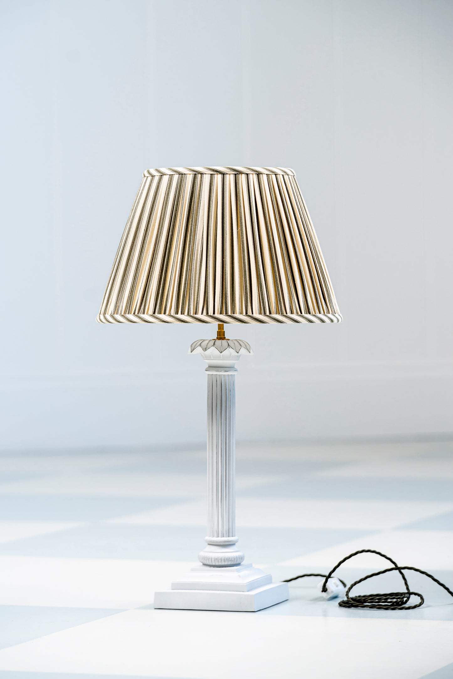 The Palm Column Lamp - Plaster White