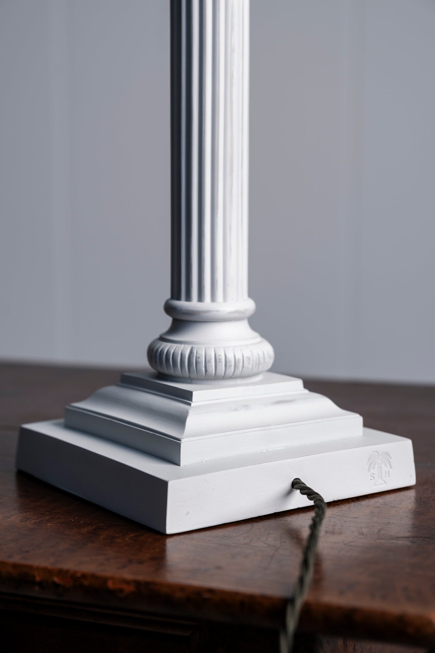 The Palm Column Lamp - Plaster White