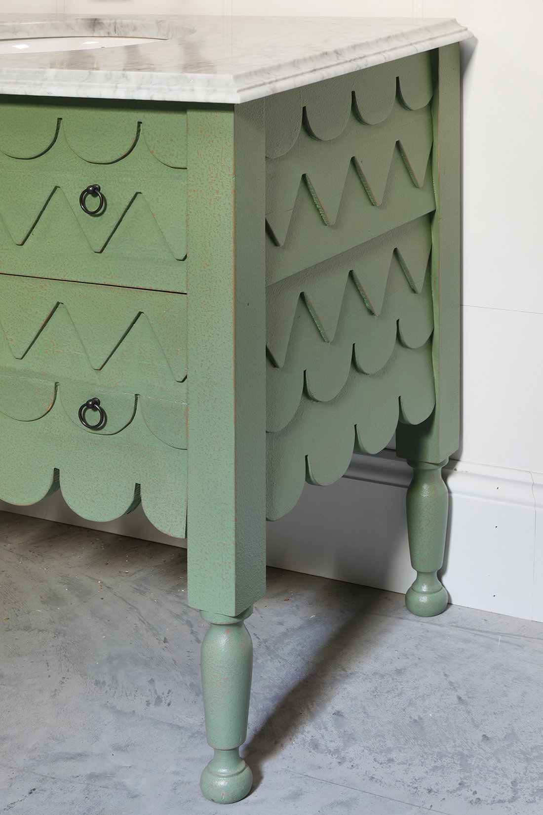 Scalloped Vanity - Green