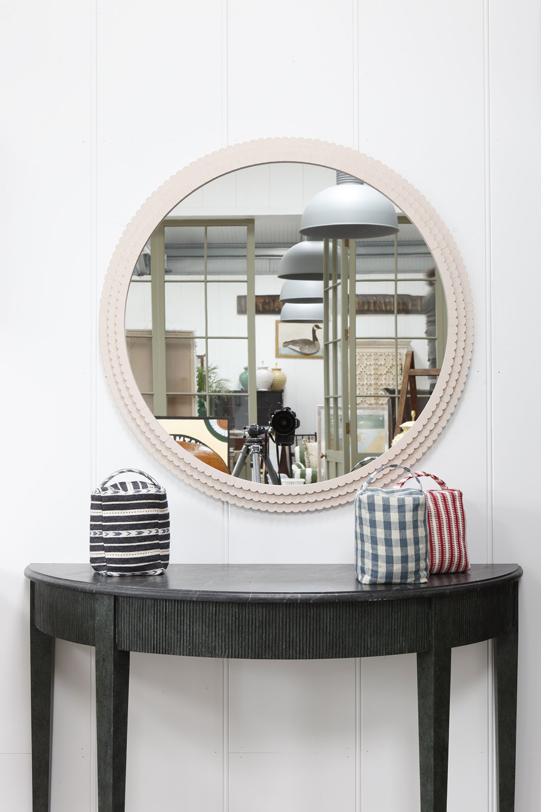 HÁM Scalloped Edge Mirror - Soft Pink