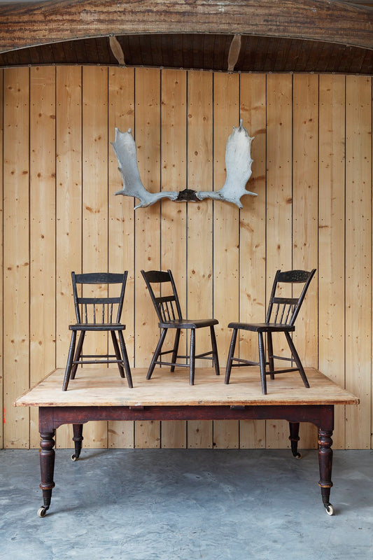 19th Century English Dining Table on Castors