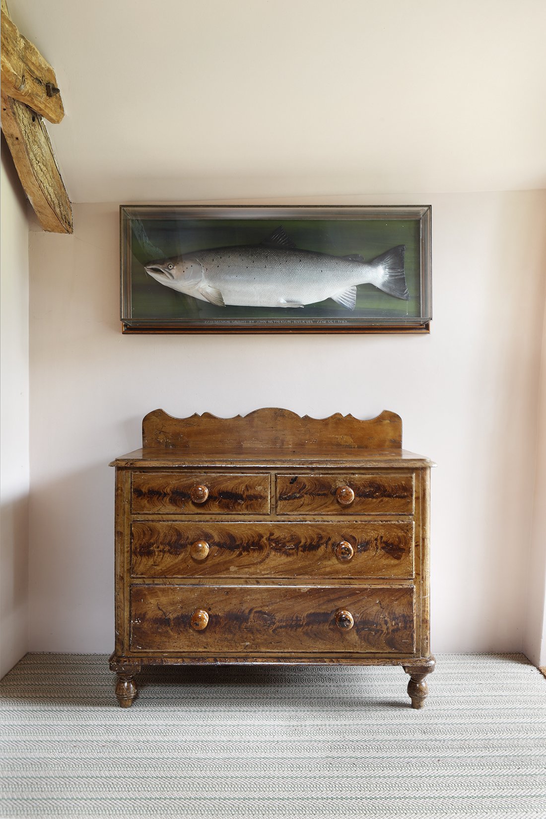 Folky Chest of Drawers