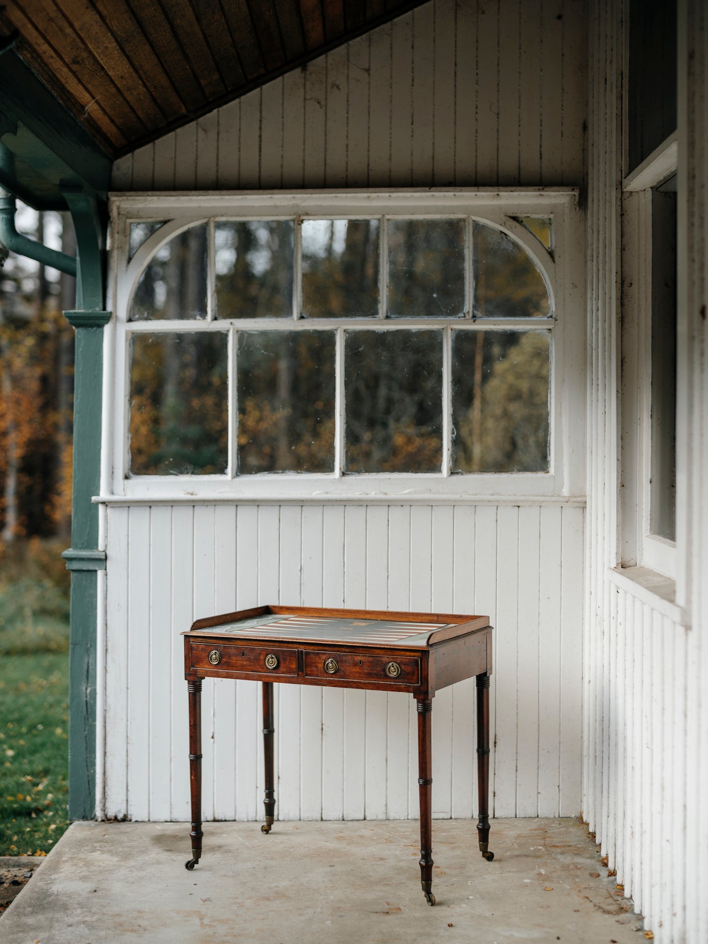 The Highlands Backgammon Table