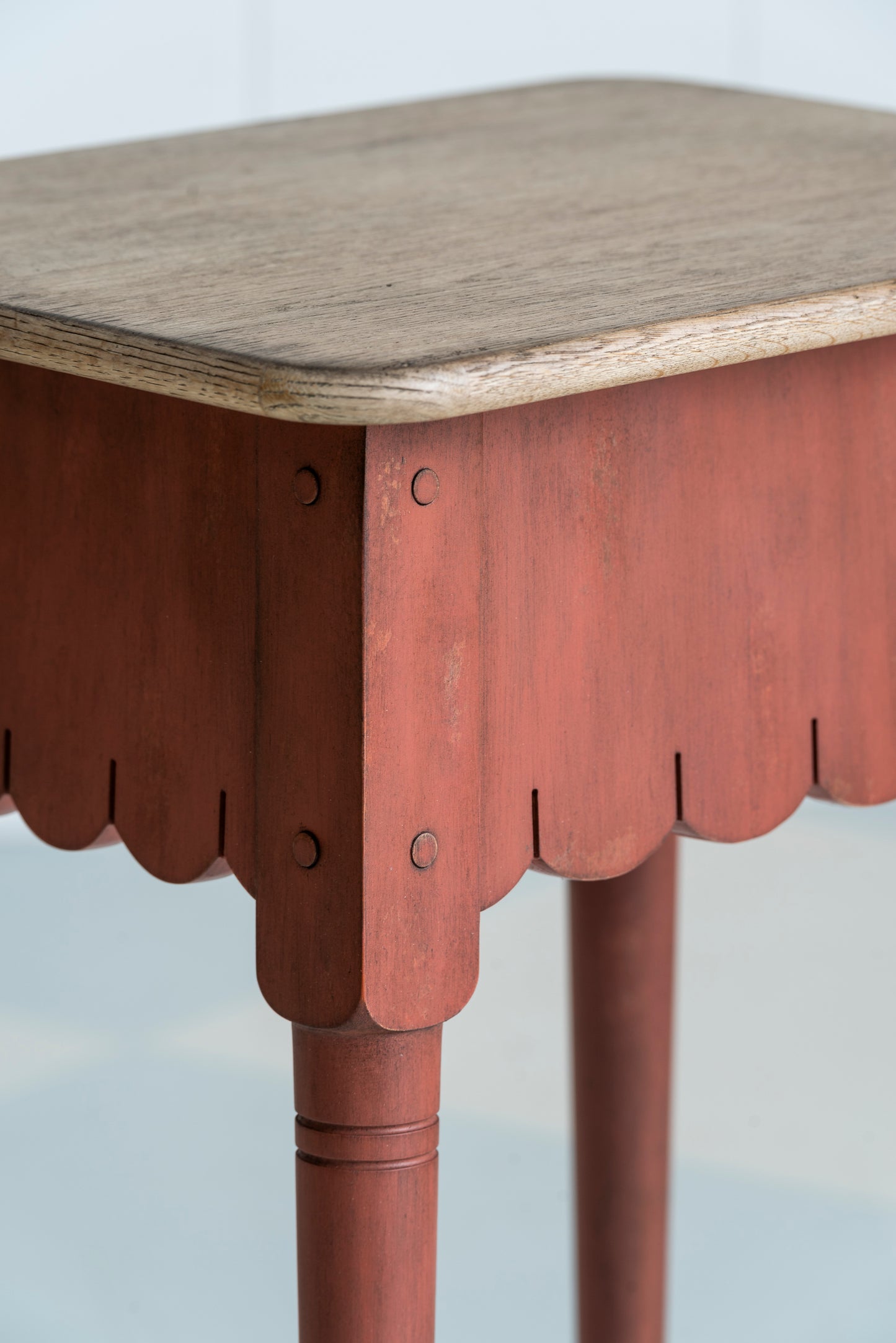 Rufus Table - Folky California Red