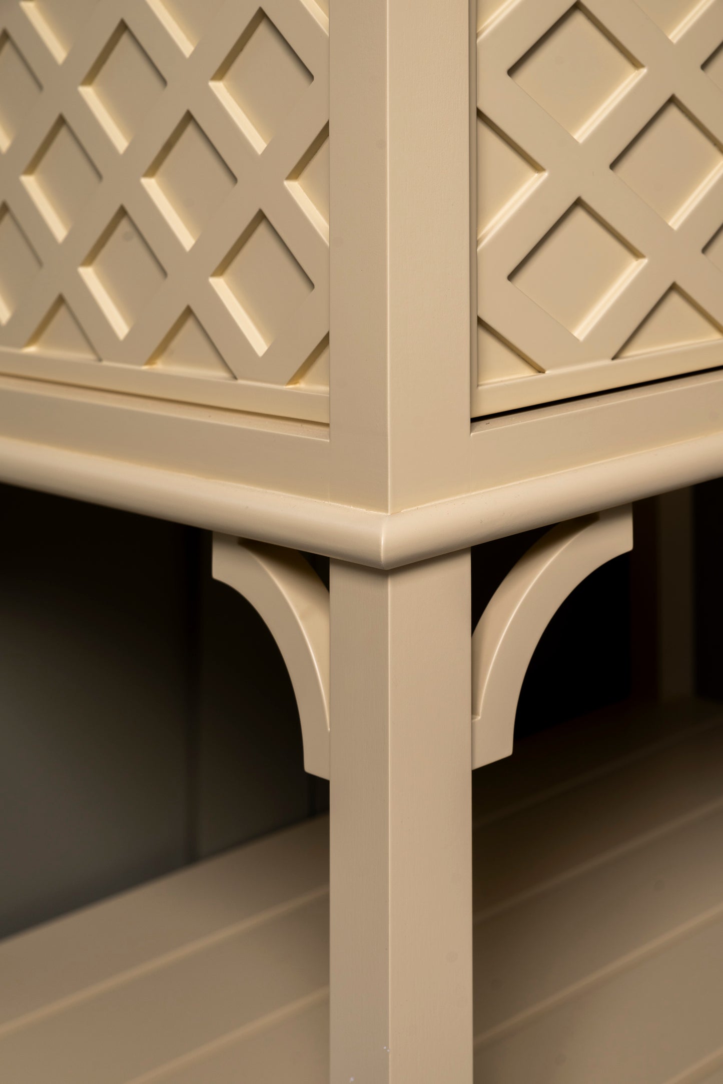 HÁM Folly Lattice Vanity