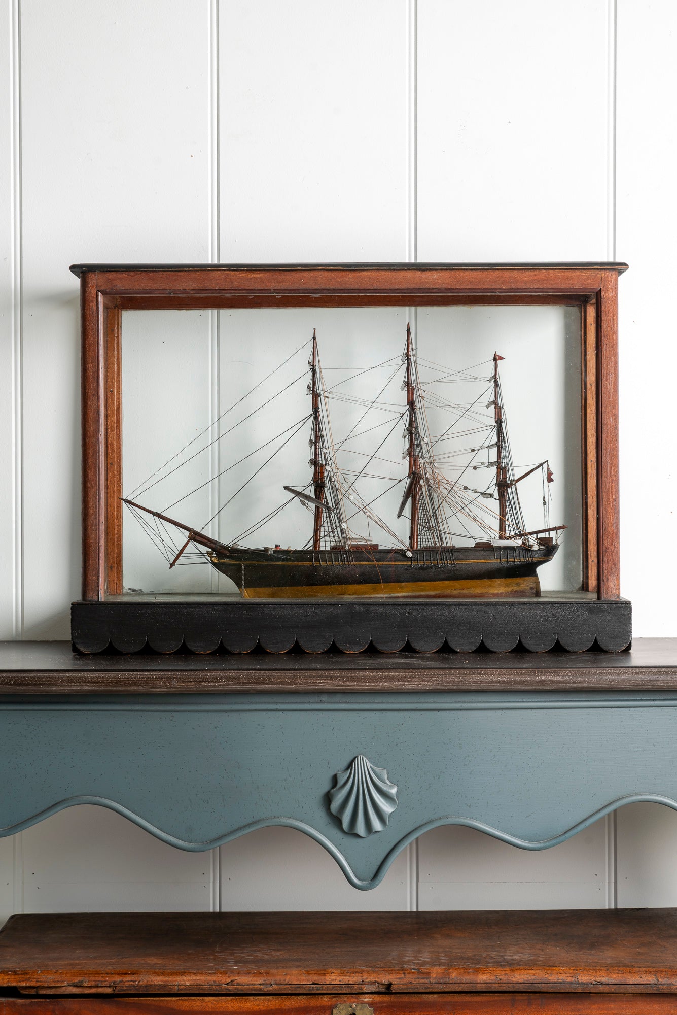Decorative Ship Model with Scalloped Case