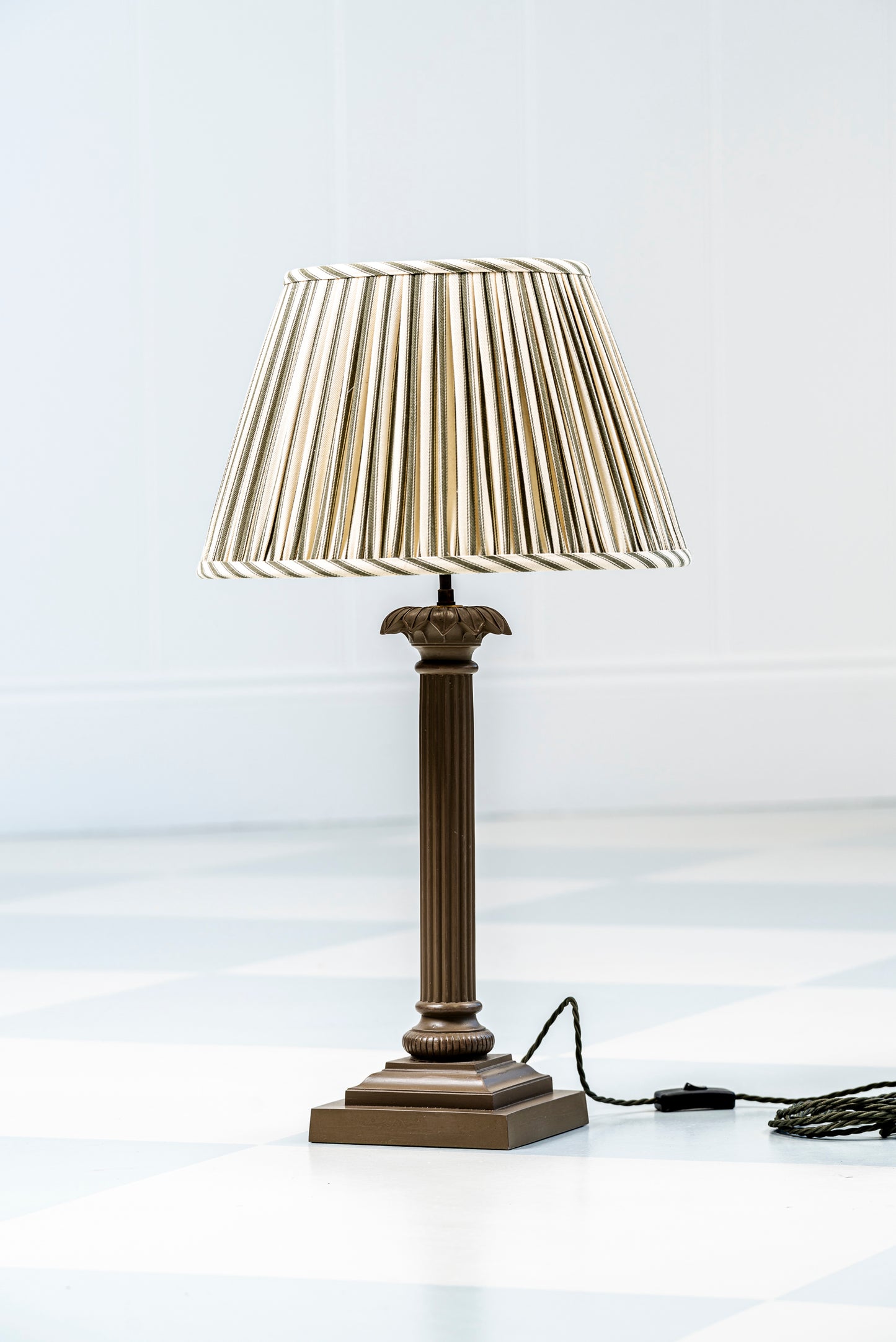 The Palm Column Lamp - Khaki