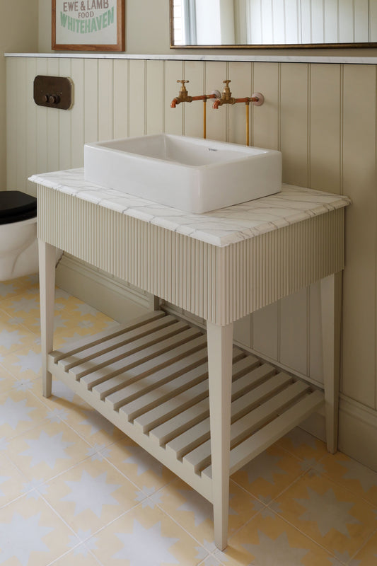 HÁM Rustic Reeded Vanity